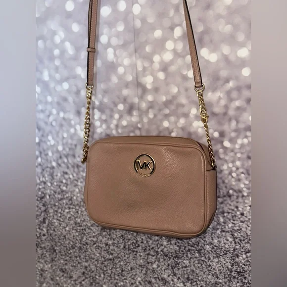 SOLD Dusty Pink Michael Kors Crossbody - Picture 2 of 5